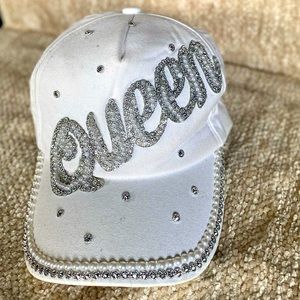 Queen Bling Rhinestone Pearl Cap in White